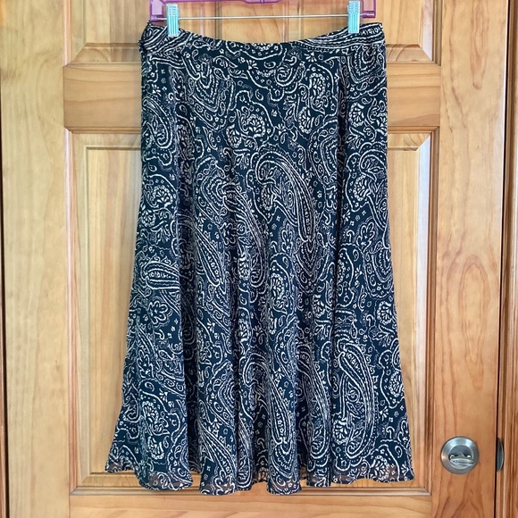 Women’s size 8 Jones New York black and tan patterned classy flowy skirt - Picture 1 of 7